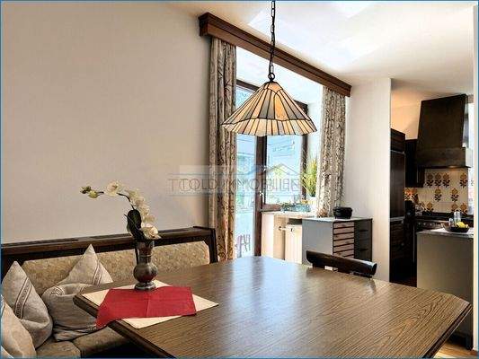 Top 1 Essbereich mit Blick zum Wintergarten