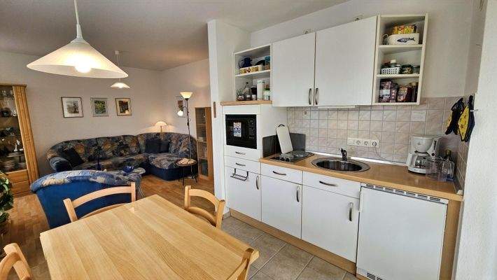 Einbauküche mit Essplatz