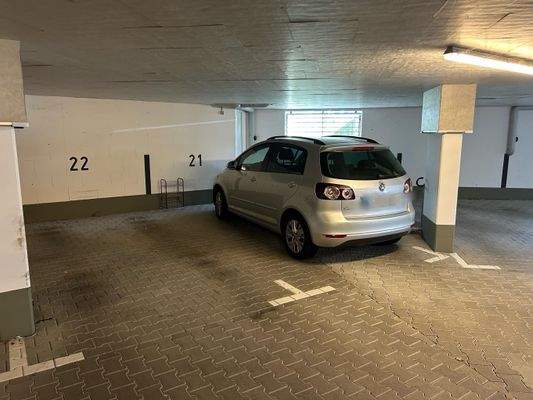 Extra Erwerb möglich : Tiefgaragenstellplatz