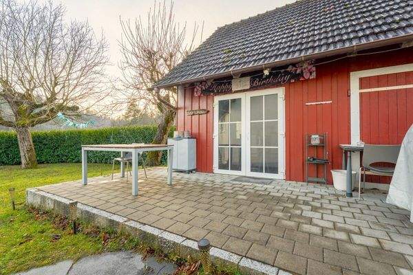 Rechte DHH: Gartenhaus