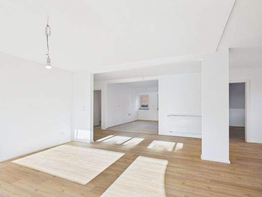 Wohnzimmer Blick in die Küche.jpg