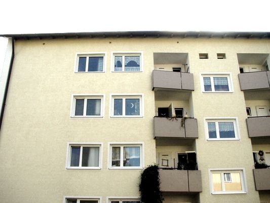 Eingangsseite-Küchenbalkone Bild 2