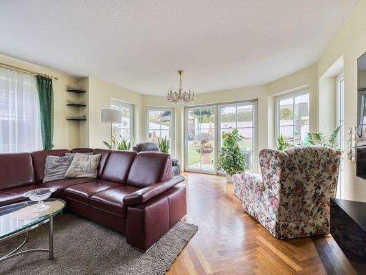 Wohnzimmer mit Wintergarten