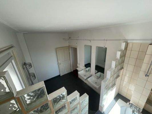 Badezimmer Obergeschoss 1.jpg