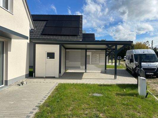 Carport und Schuppen