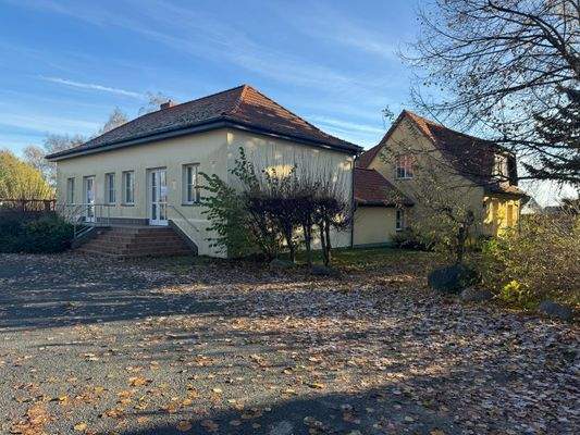 Hausansichten von Straße