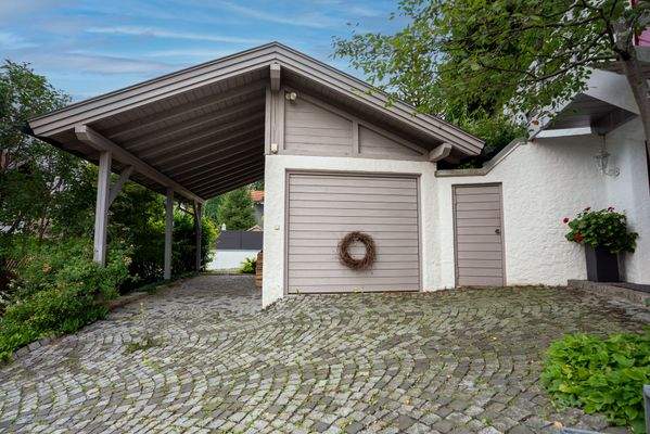 Carport/Garage