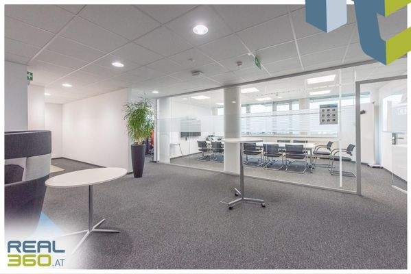 12. OG Zugang und Besprechungsraum