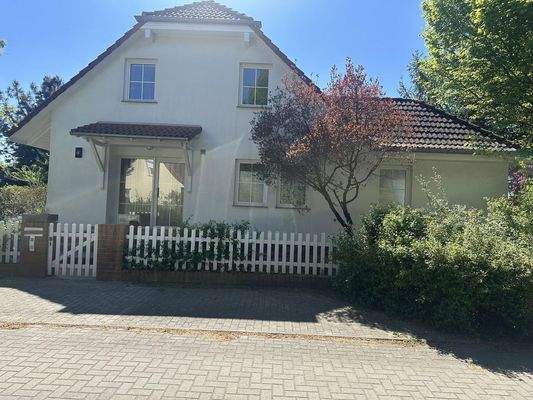 Straßenansicht-Eingang