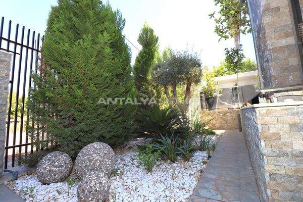 Elegant House with Private Pool in Antalya Yesilbayır