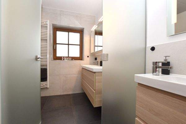 Bad mit separatem WC