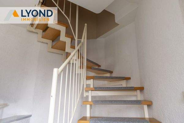 Treppe zum Dachgeschoss
