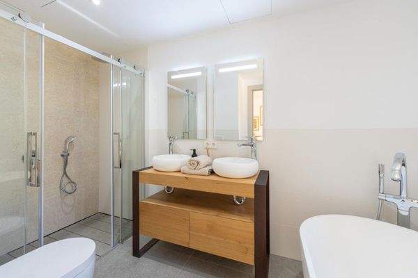 Neubau-Reihenhaus mit Bergblick zum Verkauf in Fornalutx, Mallorca