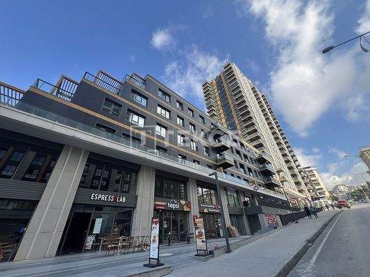 Apartment in a Well-Equipped Complex in Kartal, Istanbul