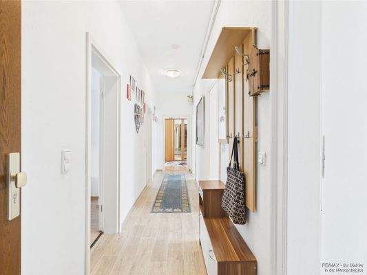 Flur 1. OG