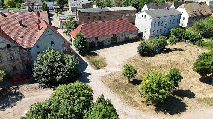 MFH, Remise u. Gutshaus