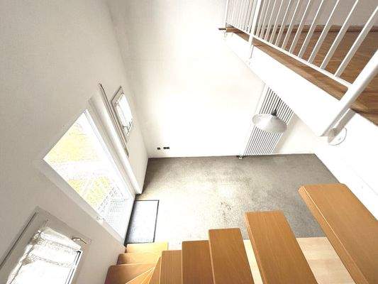 Platzspartreppe hoch zur Empore.jpeg