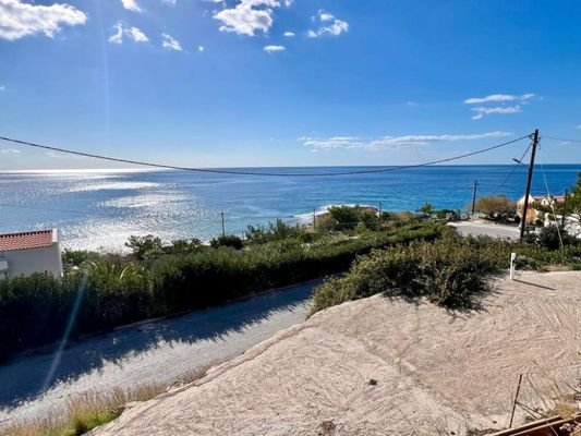 Kreta, Makry Gialos: Haus mit einem Schlafzimmer auf einem großen Baugrundstück, nur 2 Schritte vom Strand entfernt