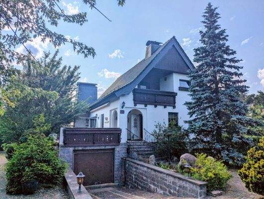 Wohnhaus mit Terrasse und Tiefgarage