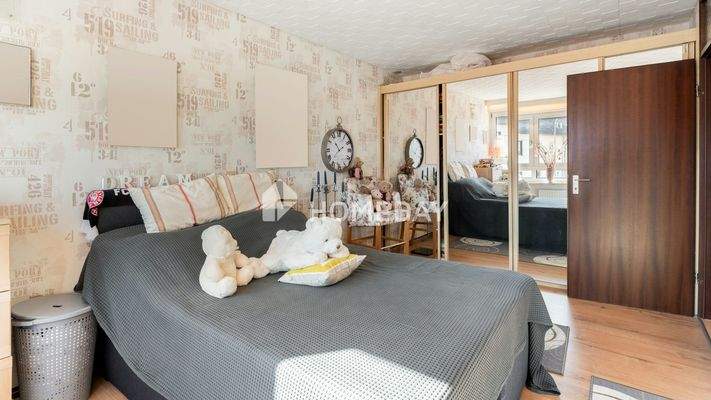 1. OG Schlafzimmer 2 2