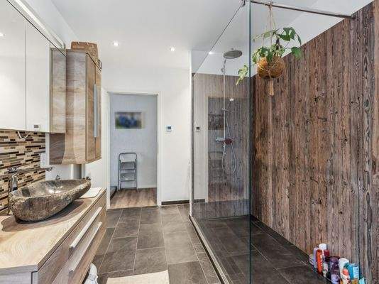 Badezimmer EG Ansicht II