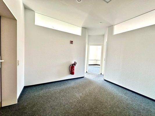 Vorraum zu den Nebenräumen.jpg