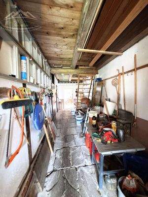 24 Durchgang Scheune zum Garten