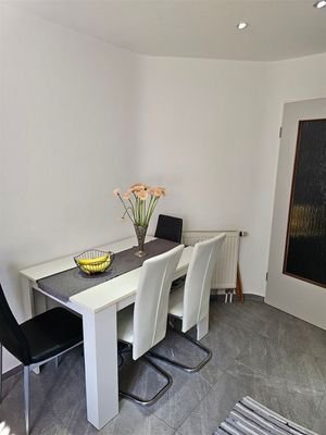sowie kleine Sitzecke möglich