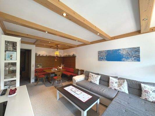 Wohnzimmer mit Essbereich