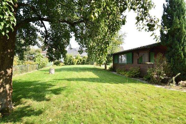 Garten mit Gartenhaus