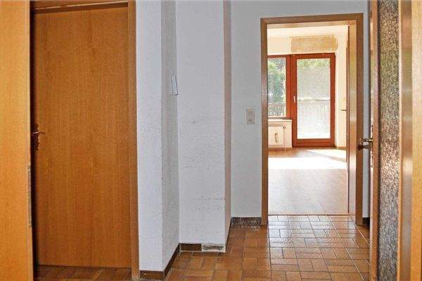 Diele mit Blick zum Wohnzimmer