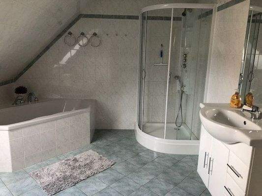 Bad - Dachgeschoss - Haupthaus