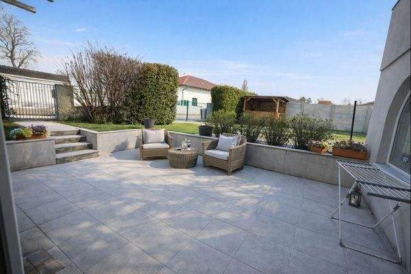 Terrasse_im_Gartenbereich