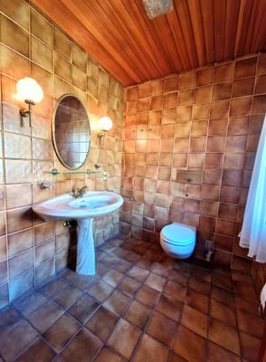 Separate Gästetoilette OG
