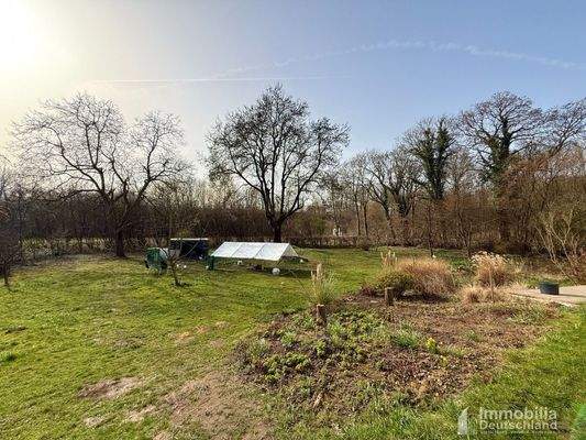 Garten aus Sicht der Terrasse