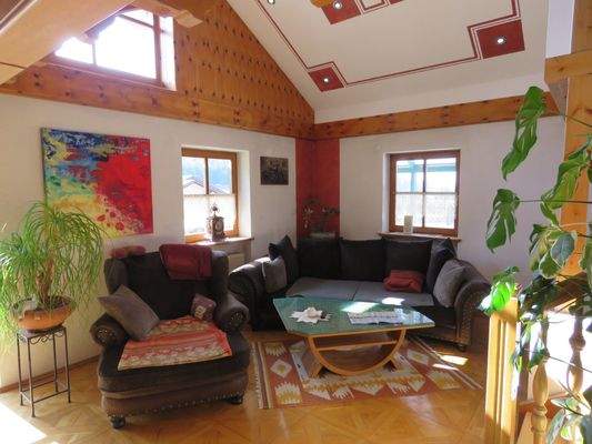 Wohnzimmer mit Einrichtung 