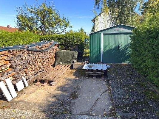 Stellplatz und Gartenhütte