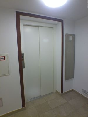 M.R.8.jpg
