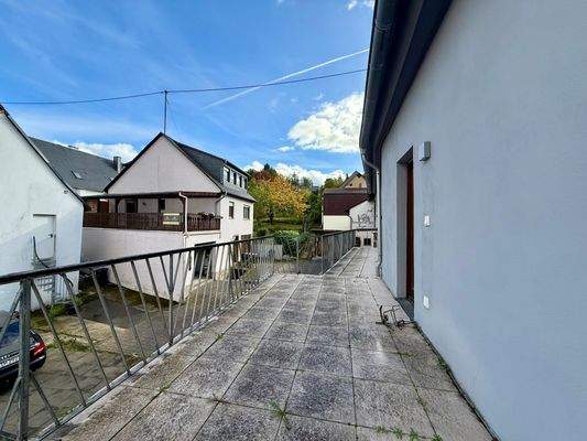 Balkonbereich mit Blick auf Gästehaus