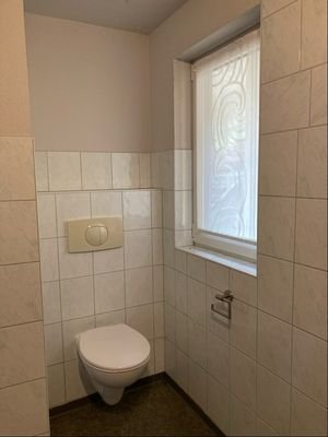 separates WC & Waschbecken - Erdgeschoss