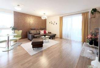 71f4ba74-3b8d-423a-a6b5-7f02503f9550_original