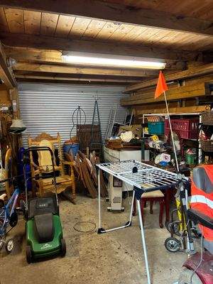 &quot;Garage&quot; mit Werkstatt