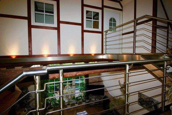 spektakulär - Blick zu dem Büro/Gästehaus im Haus