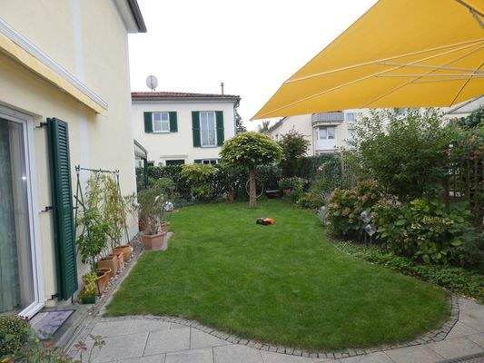 Garten West mit Terrasse