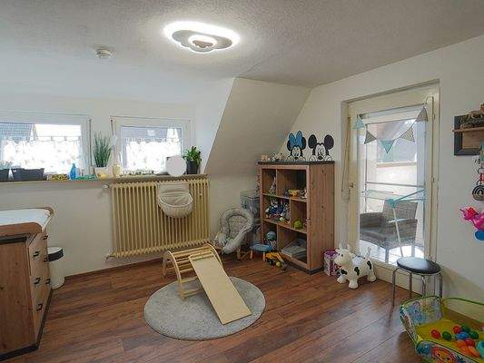 Kinderzimmer im OG