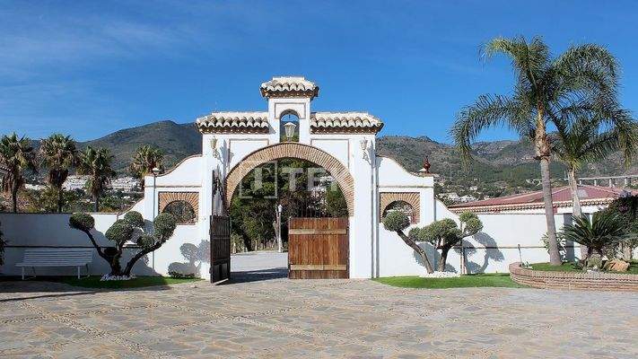 Commercial Property Suitable for SPA or Hotel in Benalmadena