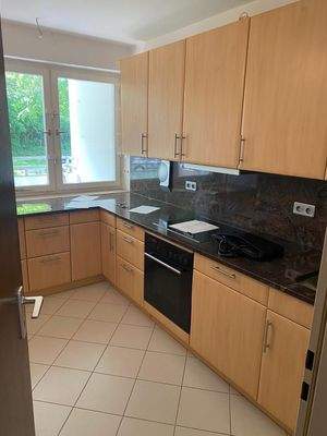 Einbauküche mit Fenster