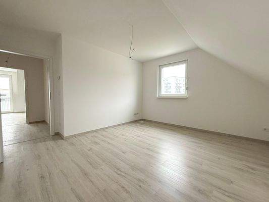 lichtdurchflutetes Schlafzimmer 