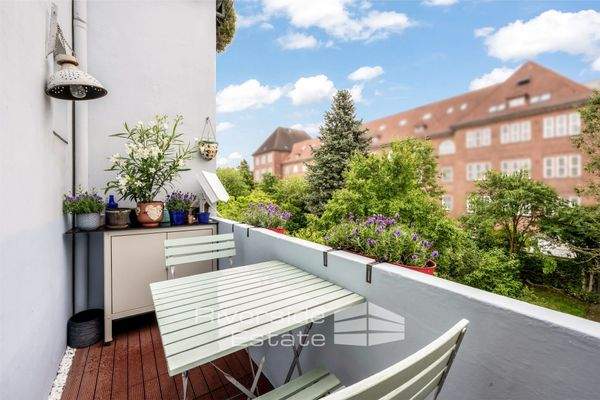 Wohnung 2 - Großer Balkon mit Gartenblick