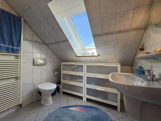 Zweites Badezimmer